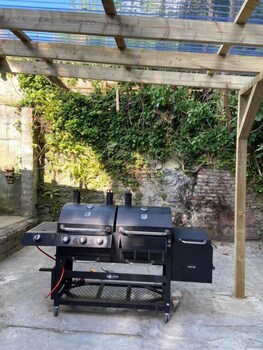 6 Eyre Square Lane,,2.5 star