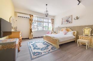 Purple Flower House,,2 star