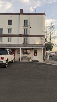 Bar H Motel,,2 star