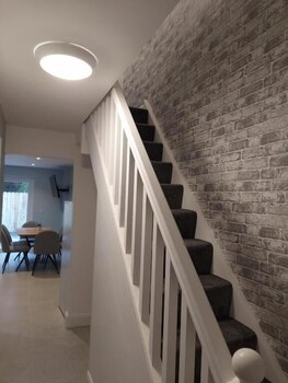 7 Eyre Square Lane,,3 star