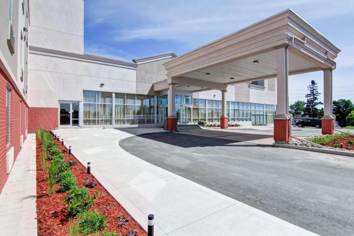Best Western Plus Bowmanville,Clarington>>Bowmanville,2.5 star