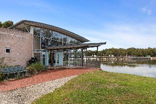 Torrumbarry Motel,,2.5 star