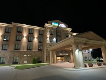 Astoria Hotel And Suites