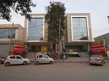 Hotel Star Suites By Star Group,New Delhi>>Delhi,3 star