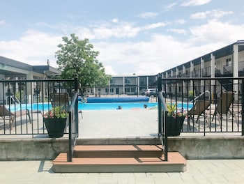 Oasis Inn,West Kelowna>>Kelowna,2 star