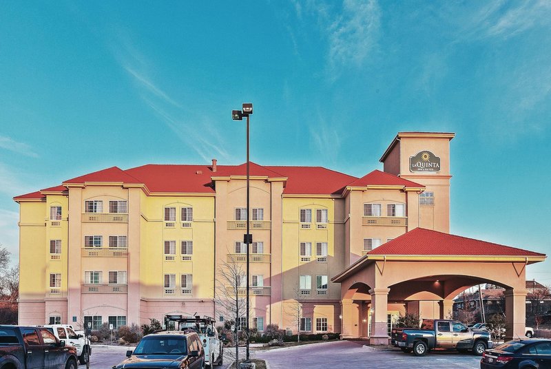 La Quinta Inn & Suites By Wyndham Decatur,Denton>>Decatur,2.5 star