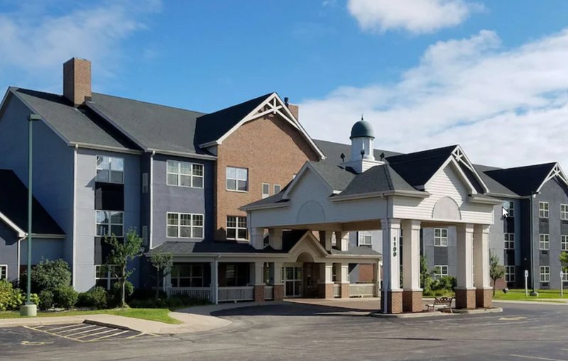 Holiday Inn Express & Suites Zion, An Ihg Hotel,Cook County>>Chicago,2.5 star