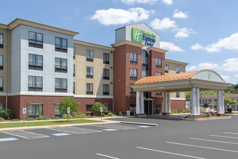 Holiday Inn Express Hotel & Suites New Philadelphia