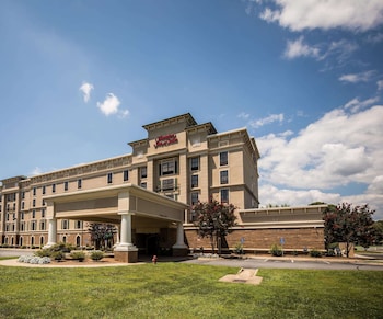 Hampton Inn And Suites Dobson,Mount Airy>>Dobson,3 star