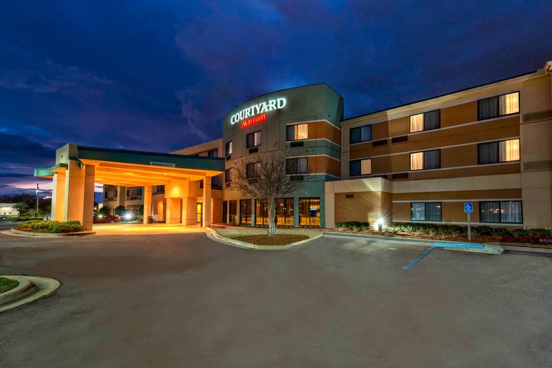 Courtyard By Marriott Alexandria