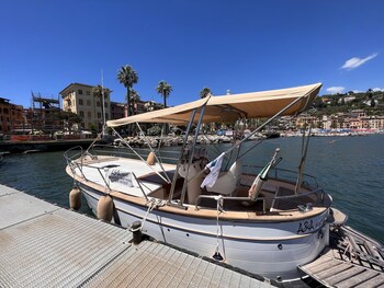 Dock Of The Bay Genova,,0 star