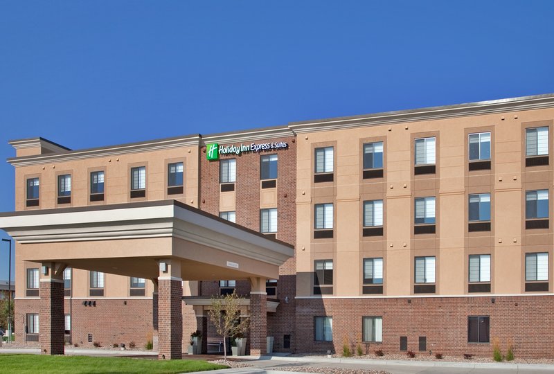 holiday inn express and suites airport lincoln by ihg