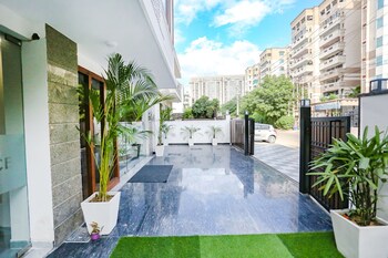 Fabhotel Golf Inn,Gurugram|New Delhi,3 star