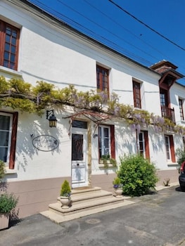Les Glycines De Monchy- Chambres D'hôtes,,4 star