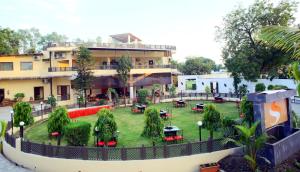 Hotel Saroj Sagar,Sagar,3 star