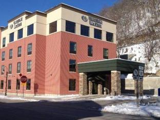 Cobblestone Inn & Suites - Marquette/Prairie Du Chien