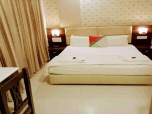 Hotel Aqua Galaxy,Central Mumbai>>Mumbai,2 star
