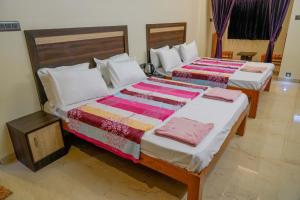 Bhavanresorts,,5 star