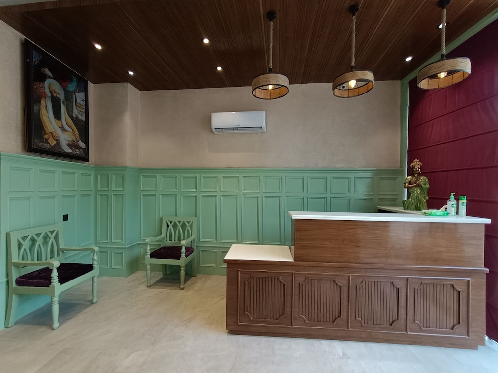 Hotel Dua Grand,Near Golden Temple,3 star