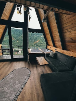 Pavri Suit Bungalov,,5 star