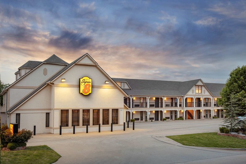 Super 8 By Wyndham City Of Moore,Moore>>Cleveland,2 star
