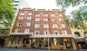 nomads sydney hostel