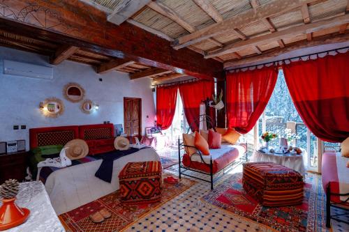 room-image
