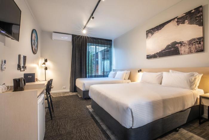 Nightcap At Keysborough Hotel,Keysborough>>Dandenong,3.5 star