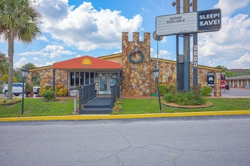 Liberty Inn,2880 N Poinciana Blvd,2.5 star