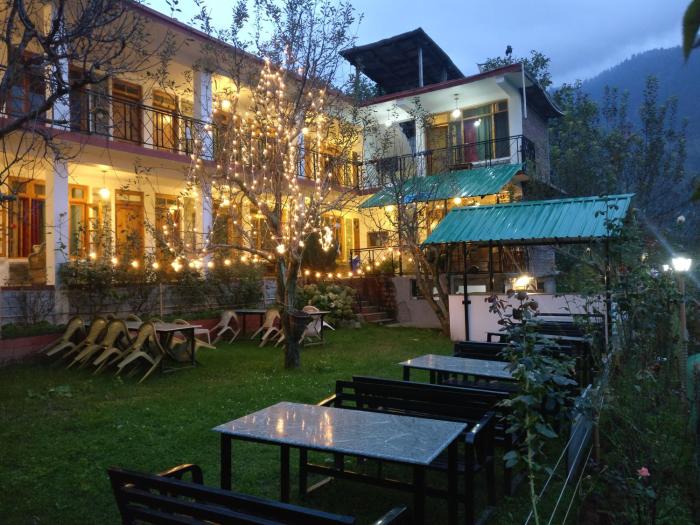 Madpackers Manali - Hostel,Manali>>Kullu,1.5 star