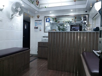 toms guest house