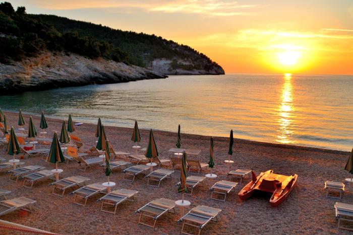 pugnochiuso resort hotel del faro