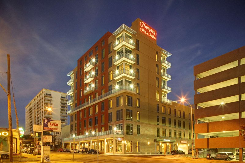 hampton inn and suites austin the university capitol