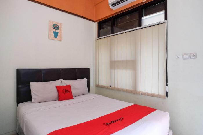 Reddoorz Near Lotte Mart Maguwoharjo Yogyakarta,Depok>>Berbah,2 star