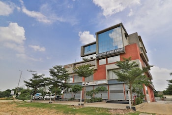 hotel the grand shivay