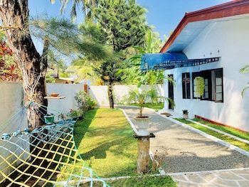 Michs Beach Villa - Maggona,,3 star