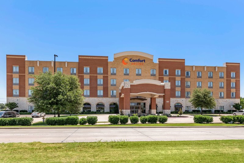 comfort suites frisco