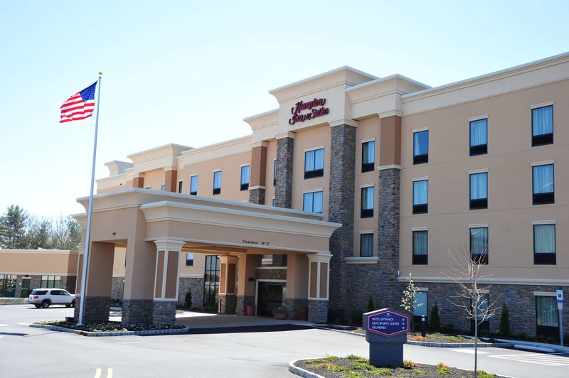 Hampton Inn & Suites Robbinsville