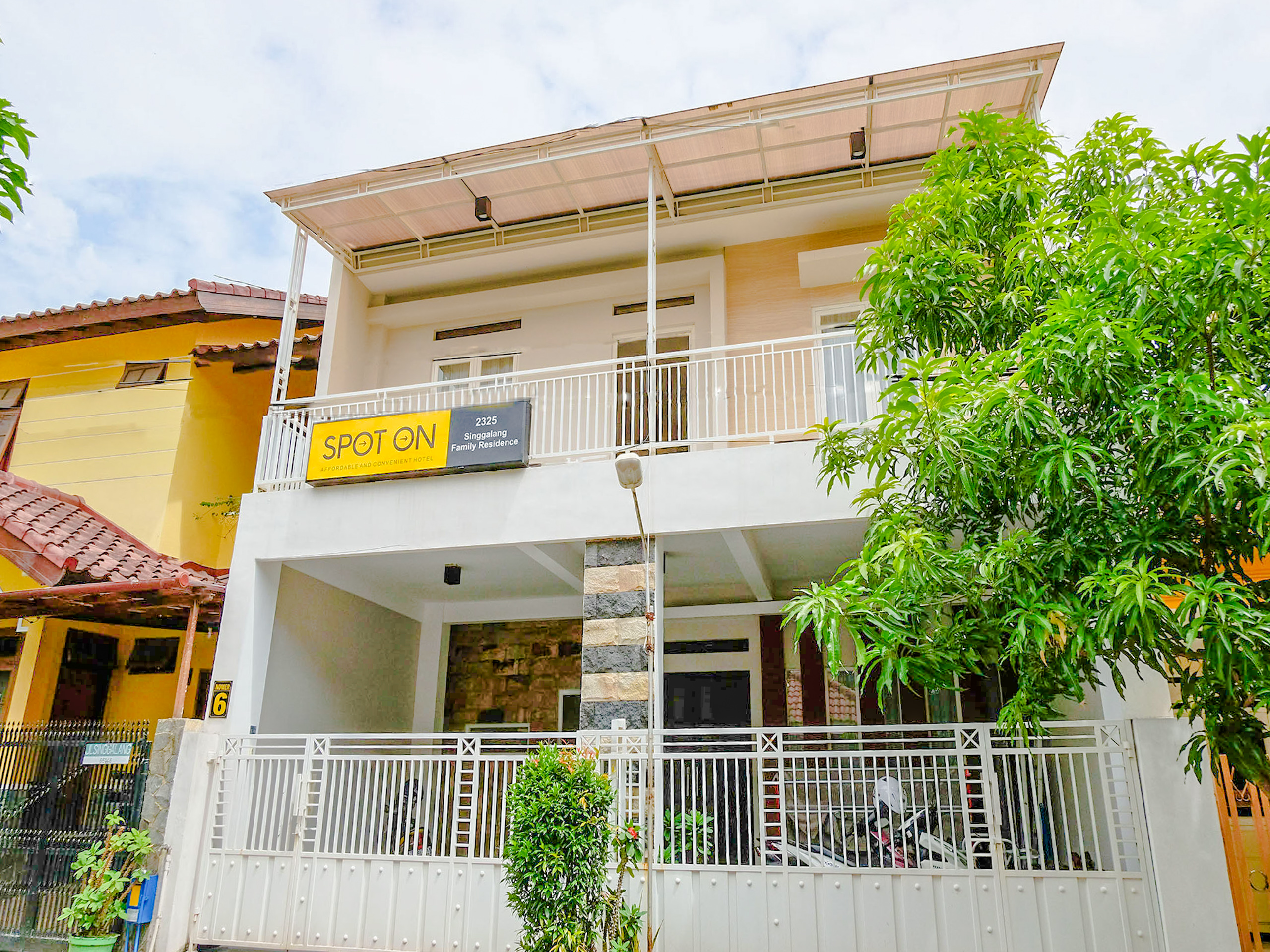 Spot On 2325 Singgalang Residence Syariah,,2 star