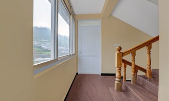 Itsy Hotels Rain Forest, 1 Km From Rose Garden,Ooty>>Nilgiri Hills,3 star