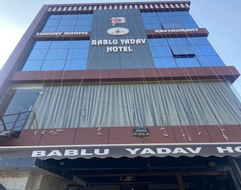 Bablu Yadav Hotel,Ibrahimpatan>>Hyderabad,3 star