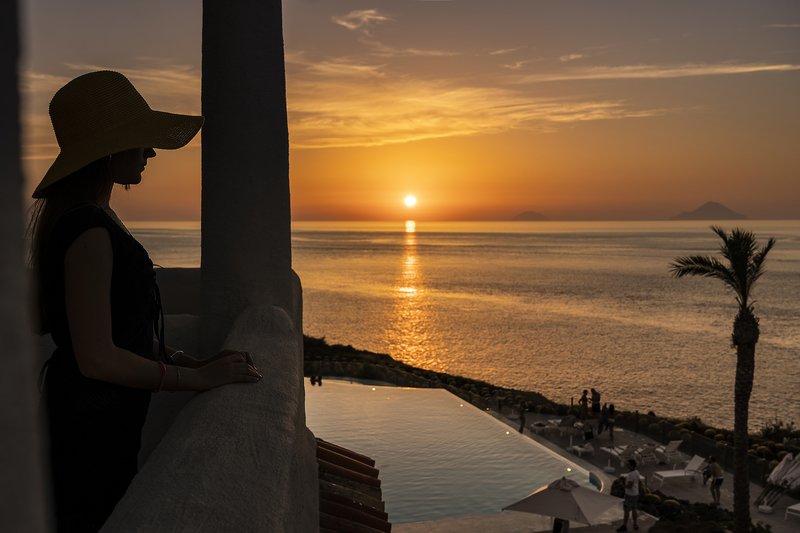 Therasia Resort,Catania>>Aeolian Islands,5 star