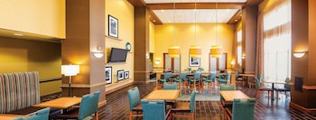 hampton inn and suites chesapeake square mall