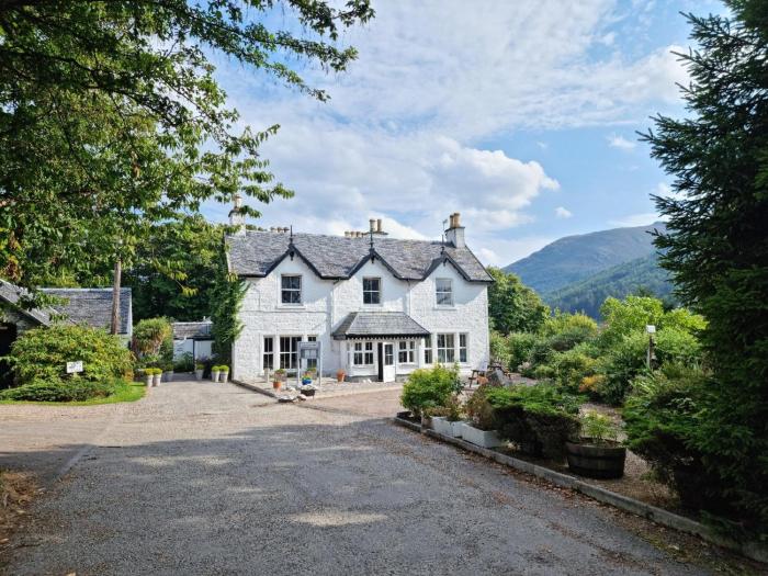 loch leven hotel and distillery