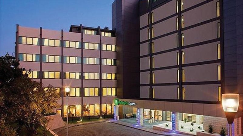 Holiday Inn Express Lisbon Airport, An Ihg Hotel,Loures>>Lisbon,3 star