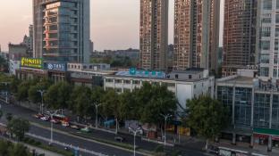 Hanting Hotel (Zhenjiang Railway Station North Square),,2 star