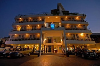 The Wall Street Beacon, Jaipur,Mi Road,3 star