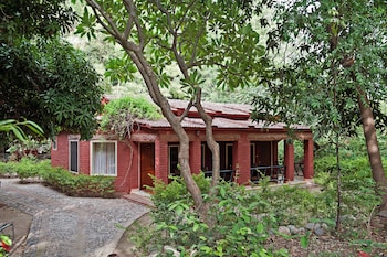 welcomheritage maharani bagh orchard retreat