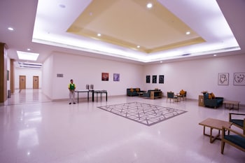 lemon tree hotel east delhi mall kaushambi