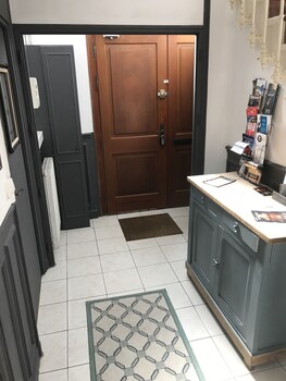 Sacres Apparts,,0 star